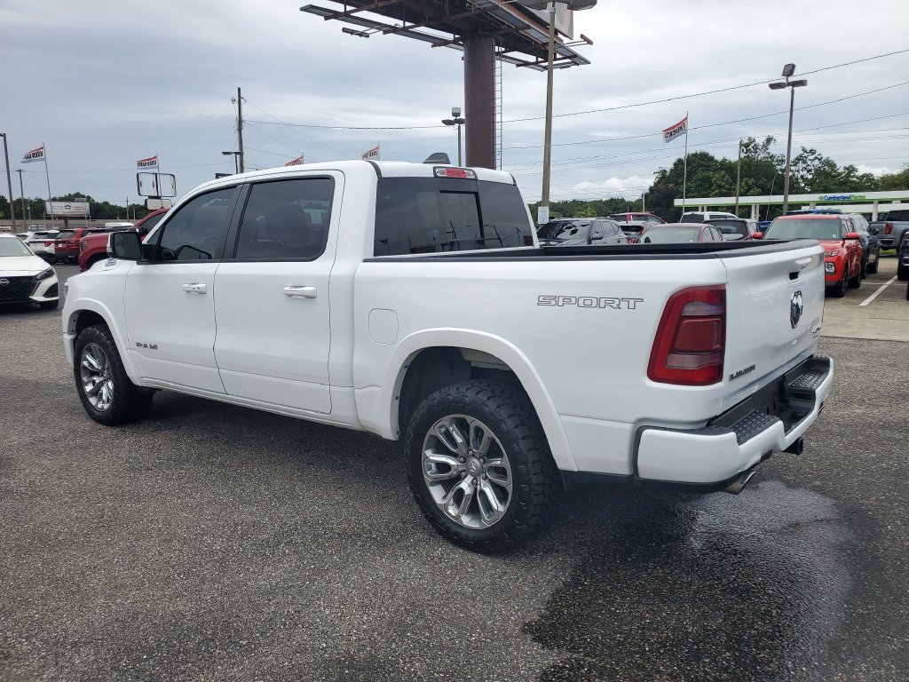 Used 2022 RAM 1500 Laramie AWD/4WD image 3