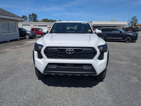 Used 2025 Toyota Tacoma TRD Off-Road image 9