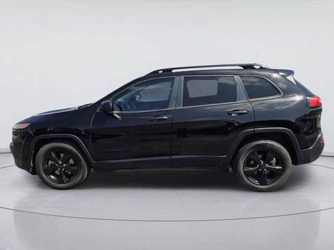 Used 2017 Jeep Cherokee Sport FWD image 5
