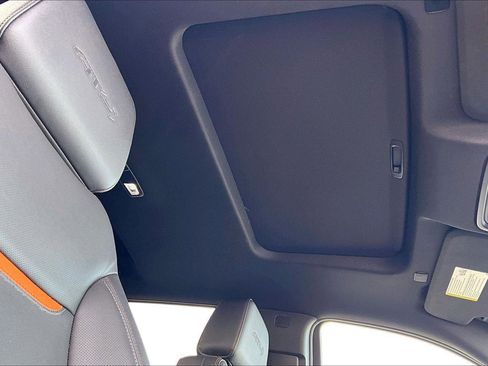 Used 2025 GMC Sierra 3500 AT4 w/ AT4 Premium Plus Package image 24