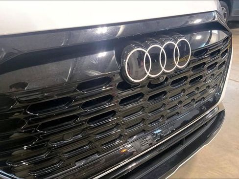 Used 2024 Audi Q8 e-tron Prestige w/ Prestige Package image 30