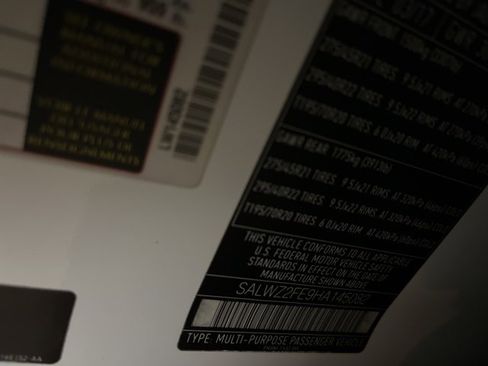 Used 2017 Land Rover Range Rover Sport SVR image 26