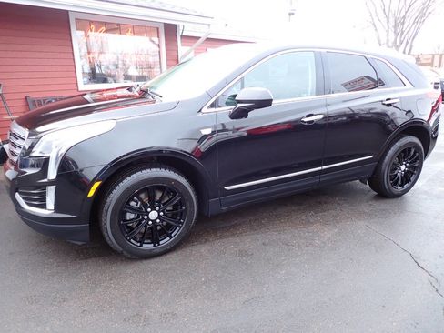 Used 2017 Cadillac XT5 Luxury image 3