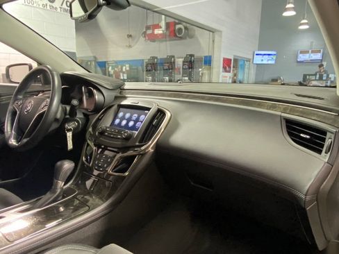 Used 2016 Buick LaCrosse FWD image 32