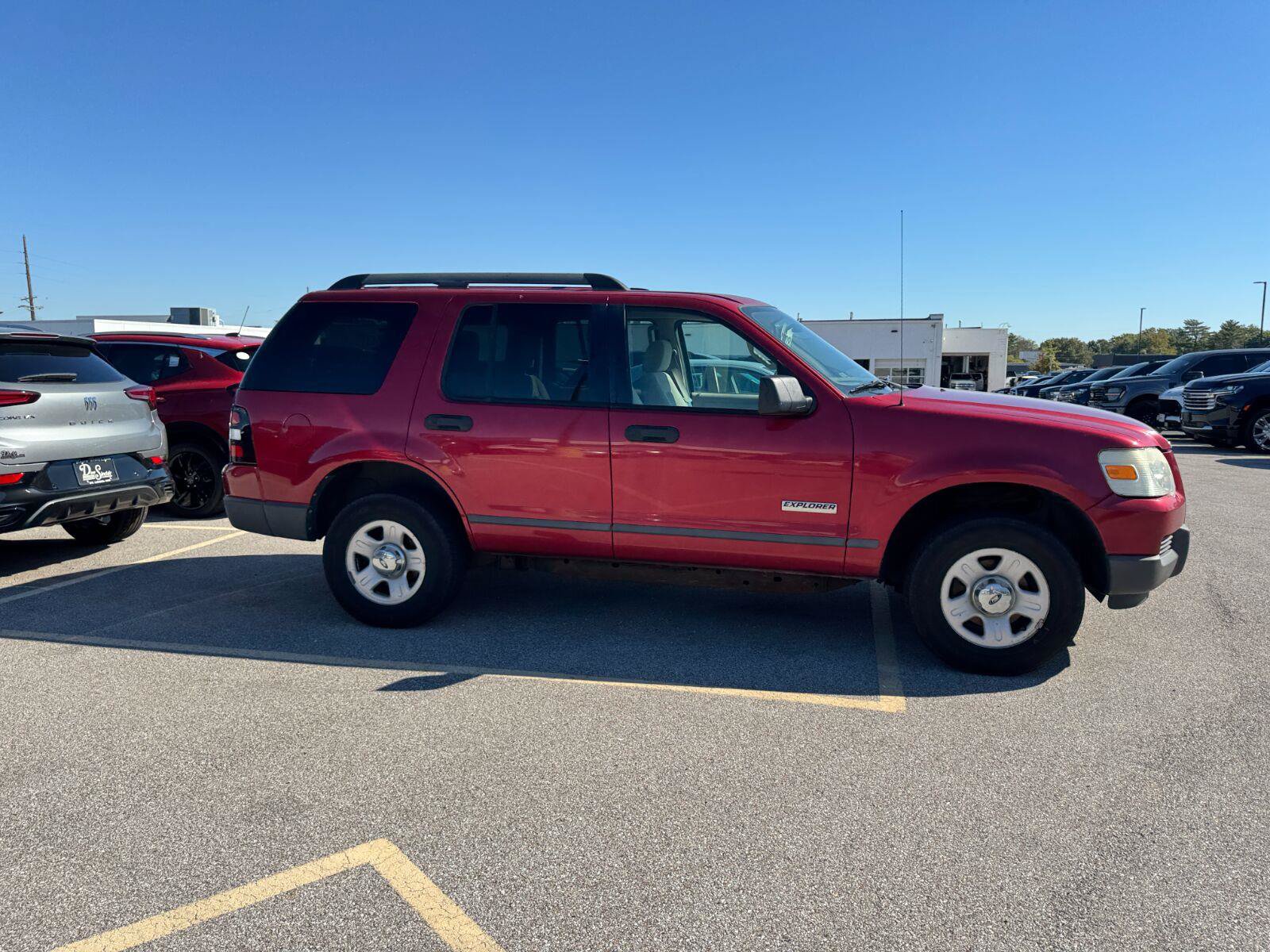 Used 2006 Ford Explorer XLS RWD image 11