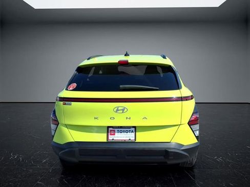 Used 2024 Hyundai Kona SEL FWD image 4