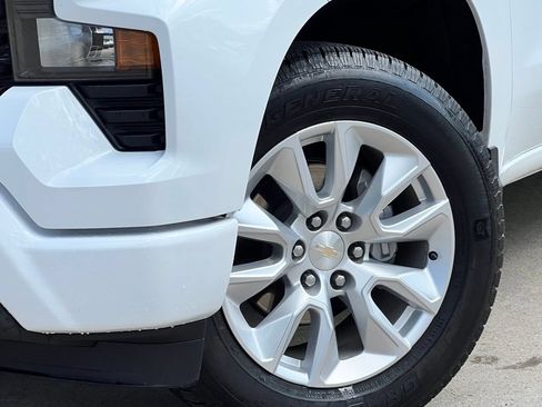 Used 2024 Chevrolet Silverado 1500 Custom RWD image 9