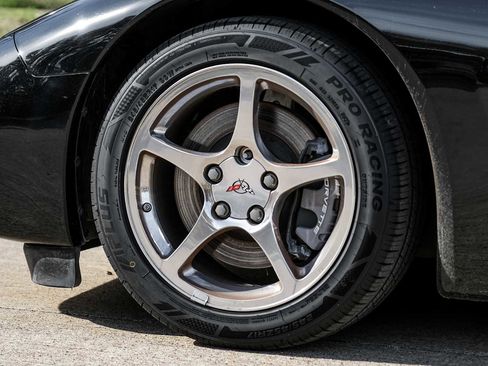 Used 2002 Chevrolet Corvette Convertible w/ Preferred Equipment Group2 image 49