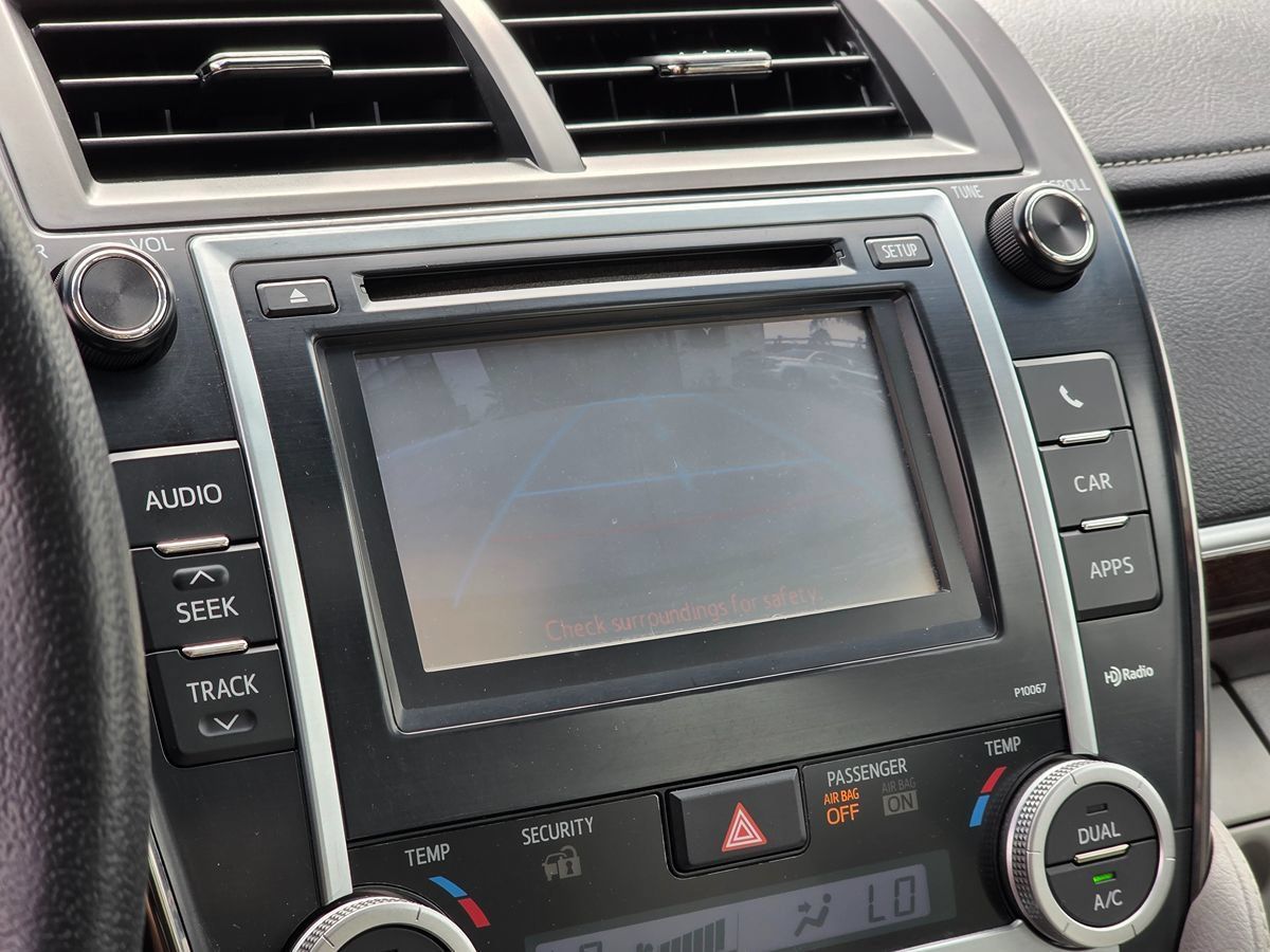 Used 2012 Toyota Camry XLE w/ Leather Pkg FWD image 43