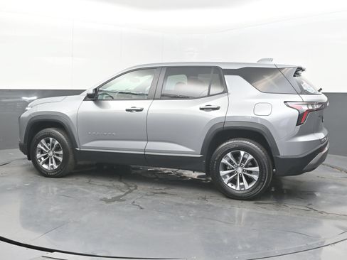 Used 2025 Chevrolet Equinox LT FWD image 7