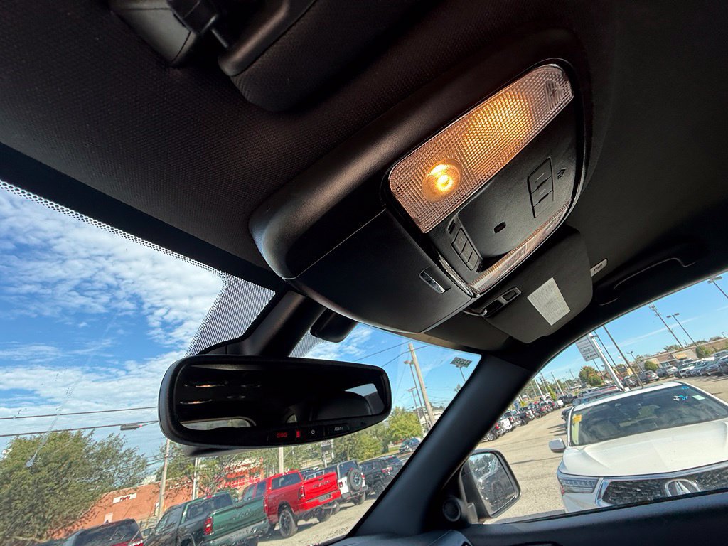 Used 2022 Dodge Durango R/T w/ Blacktop Package AWD/4WD image 24