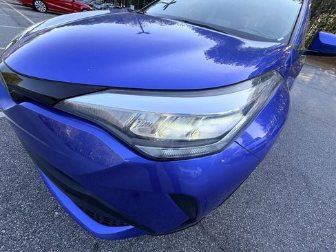 Used 2022 Toyota C-HR XLE FWD image 26