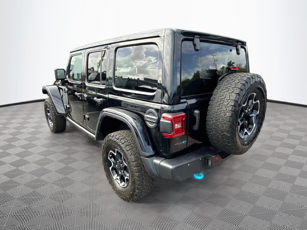 Used 2023 Jeep Wrangler Unlimited Rubicon 4xe w/ Cold Weather Group AWD/4WD image 8