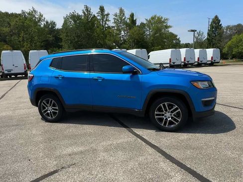 Used 2019 Jeep Compass Latitude FWD image 9