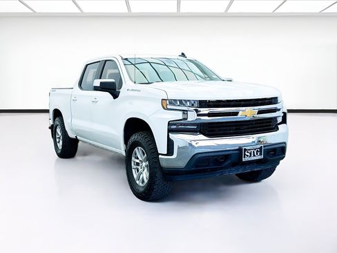 Used 2020 Chevrolet Silverado 1500 LT w/ LT Value Package AWD/4WD image 3