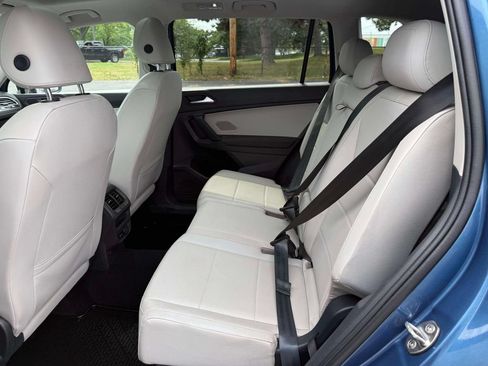 Used 2019 Volkswagen Tiguan SE AWD/4WD image 13