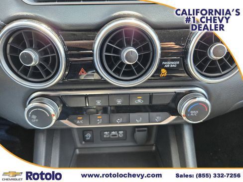 Used 2025 Nissan Sentra SV FWD image 26