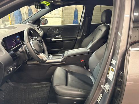 Certified 2025 Mercedes-Benz GLA 250 4MATIC image 10