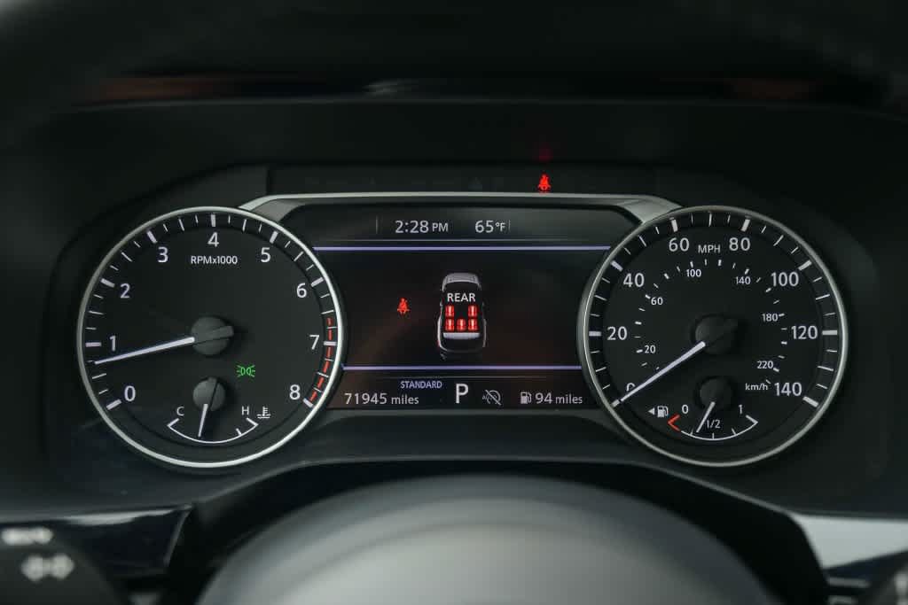Used 2024 Nissan Pathfinder SV w/ SV Premium Package FWD image 23