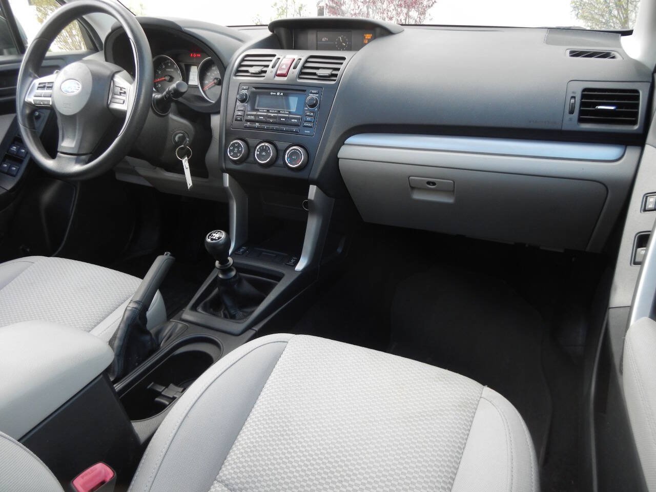 Used 2015 Subaru Forester 2.5i Premium AWD/4WD image 34