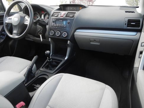 Used 2015 Subaru Forester 2.5i Premium AWD/4WD image 34