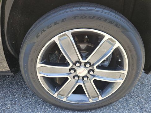 Used 2018 GMC Acadia Denali w/ Technology Package AWD/4WD image 28