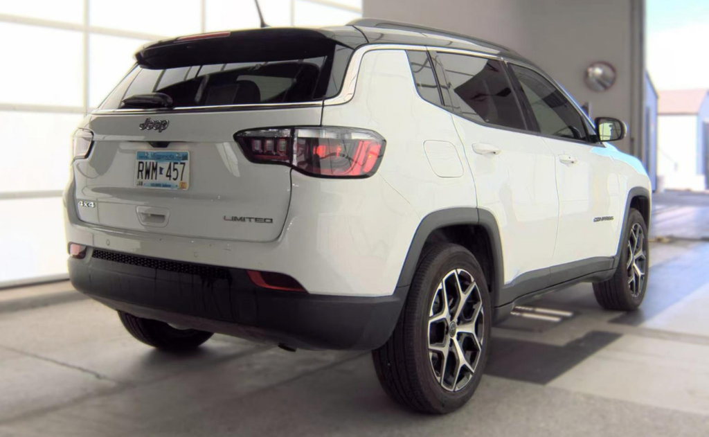 Used 2025 Jeep Compass Limited AWD/4WD image 9