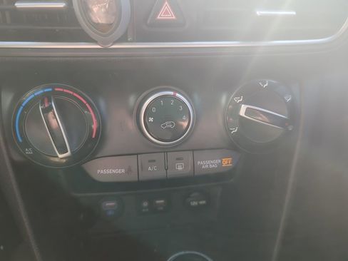 Used 2019 Hyundai Kona SEL image 25