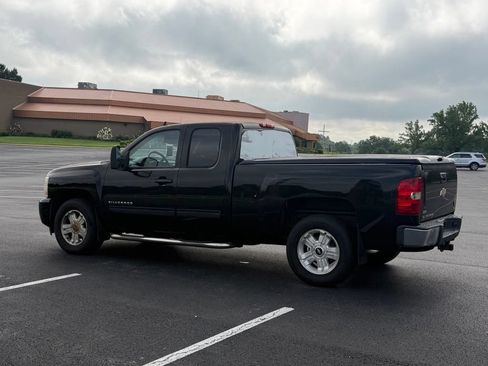 Used 2010 Chevrolet Silverado 1500 LTZ w/ Z71 Appearance Package RWD image 5