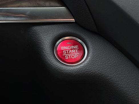 Used 2018 Acura MDX SH-AWD w/ Advance Package image 29