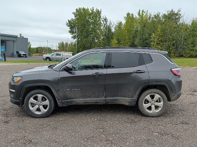Used 2018 Jeep Compass Latitude w/ Cold Weather Group AWD/4WD image 10