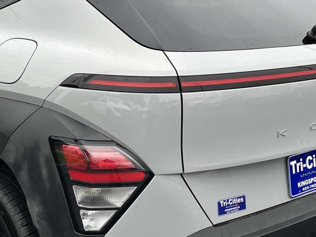 Used 2025 Hyundai Kona SEL AWD/4WD image 5