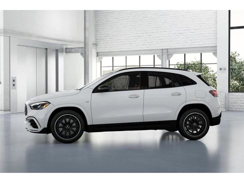 New 2025 Mercedes-Benz GLA 35 AMG 4MATIC image 35