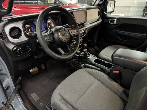 Used 2024 Jeep Wrangler Sport image 9