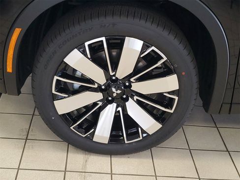 New 2026 Mitsubishi Outlander SEL image 29