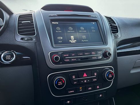 Used 2014 Kia Sorento SX w/ 3rd Row Package image 46