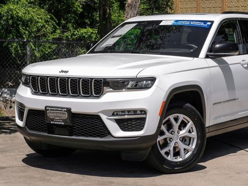 Used 2022 Jeep Grand Cherokee Limited image 12