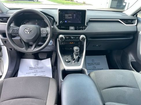 Used 2024 Toyota RAV4 LE AWD/4WD image 13