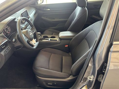 Used 2025 Nissan Altima 2.5 SV FWD image 28