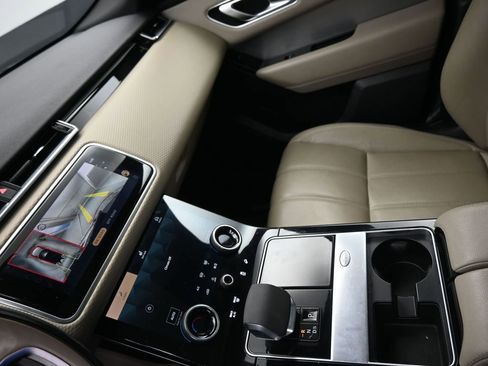 Used 2021 Land Rover Range Rover Velar R-Dynamic S image 18