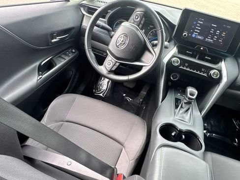 Used 2024 Toyota Venza LE image 21