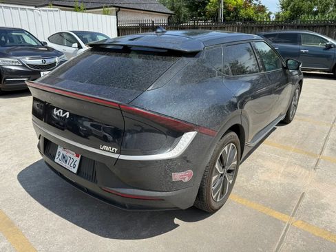 Used 2022 Kia EV6 Light RWD image 2
