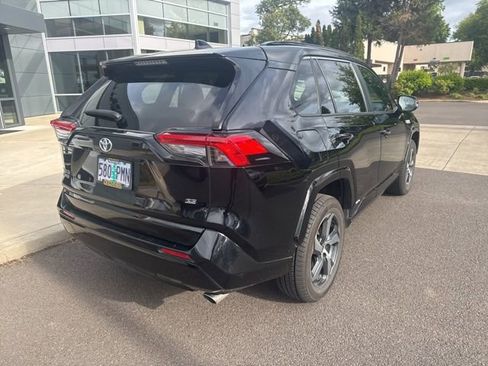 Used 2023 Toyota RAV4 SE w/ Weather & Moonroof Package AWD/4WD image 5