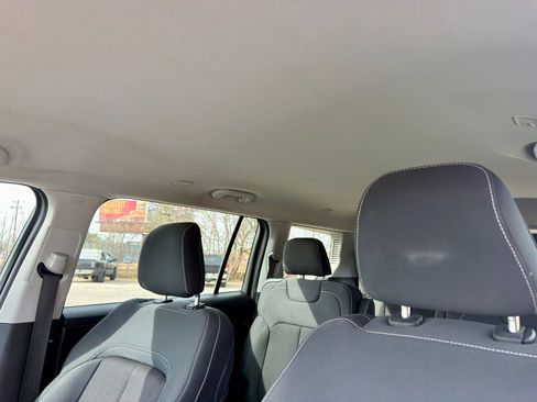 Used 2023 Jeep Grand Cherokee L Laredo image 25