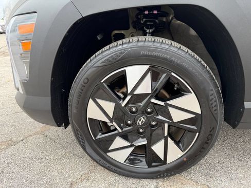 Used 2025 Hyundai Kona SEL AWD/4WD image 11