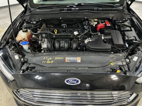 Used 2014 Ford Fusion SE image 9