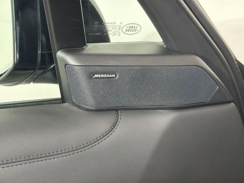 Certified 2025 Land Rover Range Rover SE AWD/4WD image 22