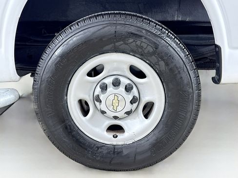 Used 2024 Chevrolet Express 2500 w/ Driver Convenience Package image 26