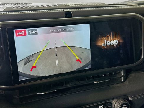 Used 2024 Jeep Wrangler High Altitude image 10
