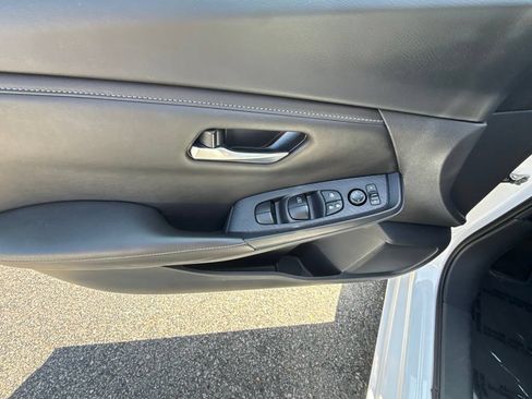 Used 2024 Nissan Sentra SV FWD image 14